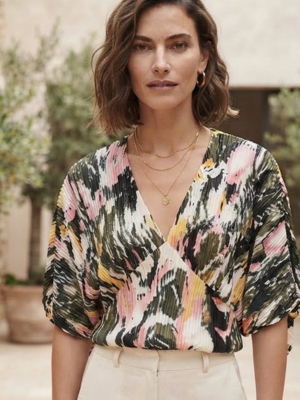 Club Monaco Women’s XS Whitean Crinkle Floral Print Dolman Blouse BlK Pink